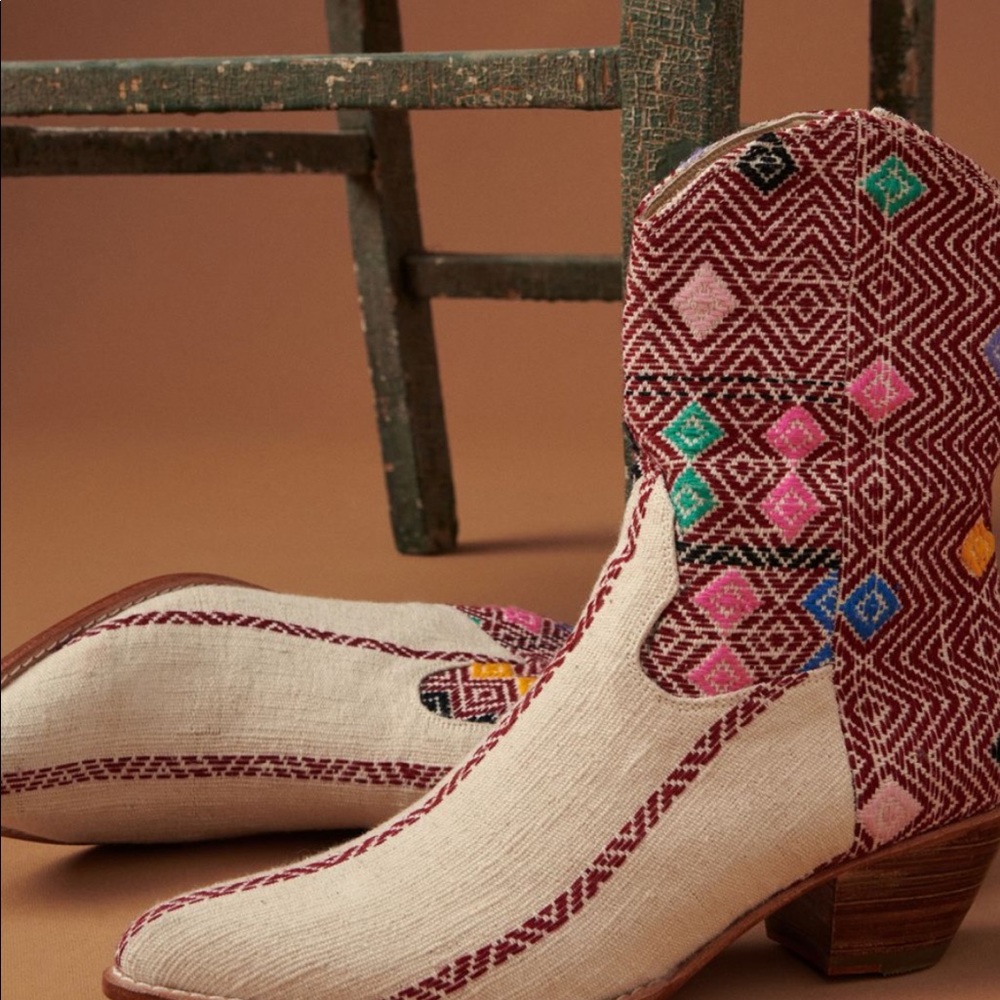 Momo New York diamond embroidered western boots